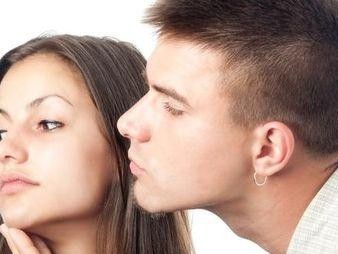 如何挽回伤透了的女友？（15个步骤教你重新赢得她的心）