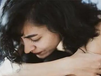 老婆想离婚，如何挽回她的心？（重建信任，以爱为基础，）
