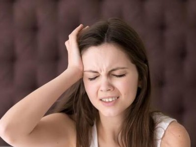 女人常恶心头晕，原因竟是这个？（探究女性身体状况背后的原因和对策）