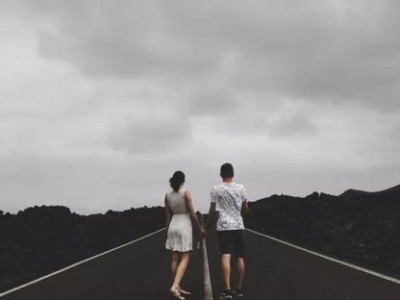 如何成功挽回前任？（15个实用方法助你重获爱情）
