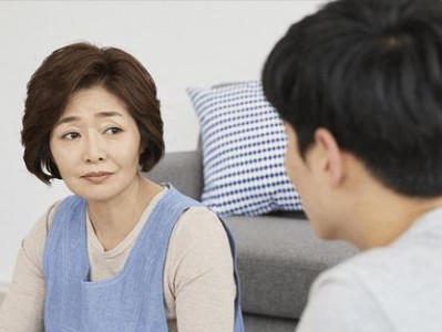 如何应对男友让我和他前妻三个人一起生活的挑战（从心理和行动两方面解决问题）
