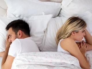 老公提离婚，是否出轨是原因？（探究夫妻争吵中离婚原因，为你的婚姻保驾护航）