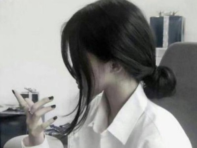 如何追求一个工作繁忙的女性？（解决职业女性的时间压力，让你成功抓住她的心）