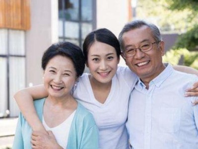 七十岁老人挽回前任的爱情之路（坚守承诺，重回真爱世界）