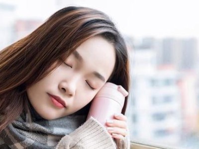 如何让女友回心转意（挽回女友的方法和技巧，让爱情重新点燃）