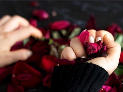 死心如何挽回？15个实用技巧帮你轻松复合（深情才有回报，用心才有希望；挽回爱情需要这些方法！）