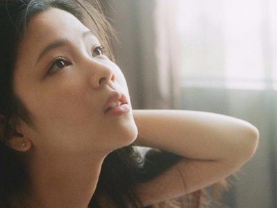 异地分手后如何正确吸引他——挽回男友的实用技巧（15个步骤帮你重回他的心中）